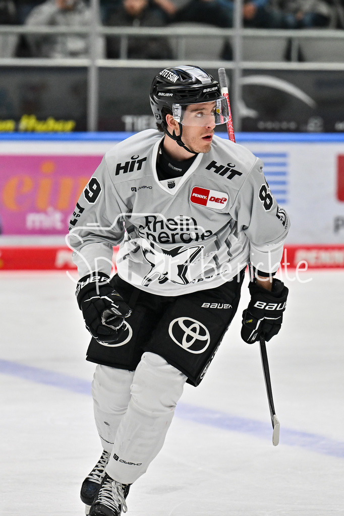 Augsburger Panther - Kölner Haie | Die Haie jubeln ueber den Treffer zum 3.6 durch Gregor MAECLEOD (Koelner Haie #89) / Freude / Happy / tor / Torschuezte / DEL: Augsburger Panther - Kölner Haie, Curt Frenzel Stadion am 29.09.2024