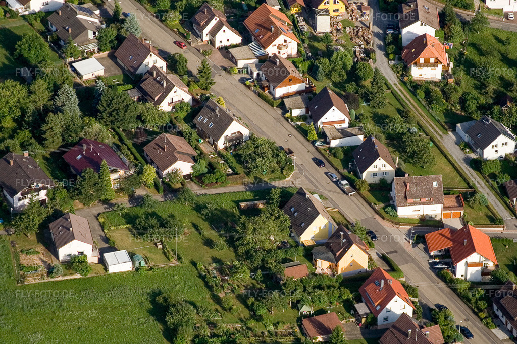 Luftbild: Erlachstr im Ortsteil Obernhausen in Birkenfeld im Bundesland Baden-Württemberg in Deutschland. Foto: IMG_12340.jpg vom 05.08.2008 durch Werner Riehm/FLY-FOTO.de