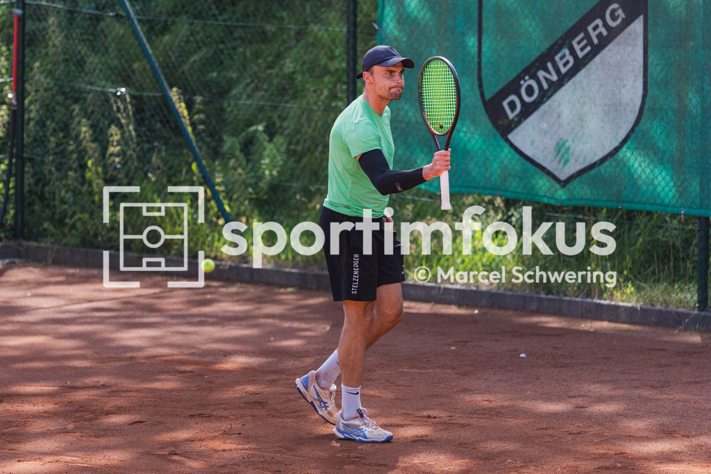 Wuppertaler Tennis-Stadtmeisterschaften | Jan Henri Augustat (Bayer Wuppertal) beim Jubel. Herren-Finale der Wuppertaler Tennis-Stadtmeisterschaften, Wuppertal, 09.08.2026. - Realisiert mit Pictrs.com