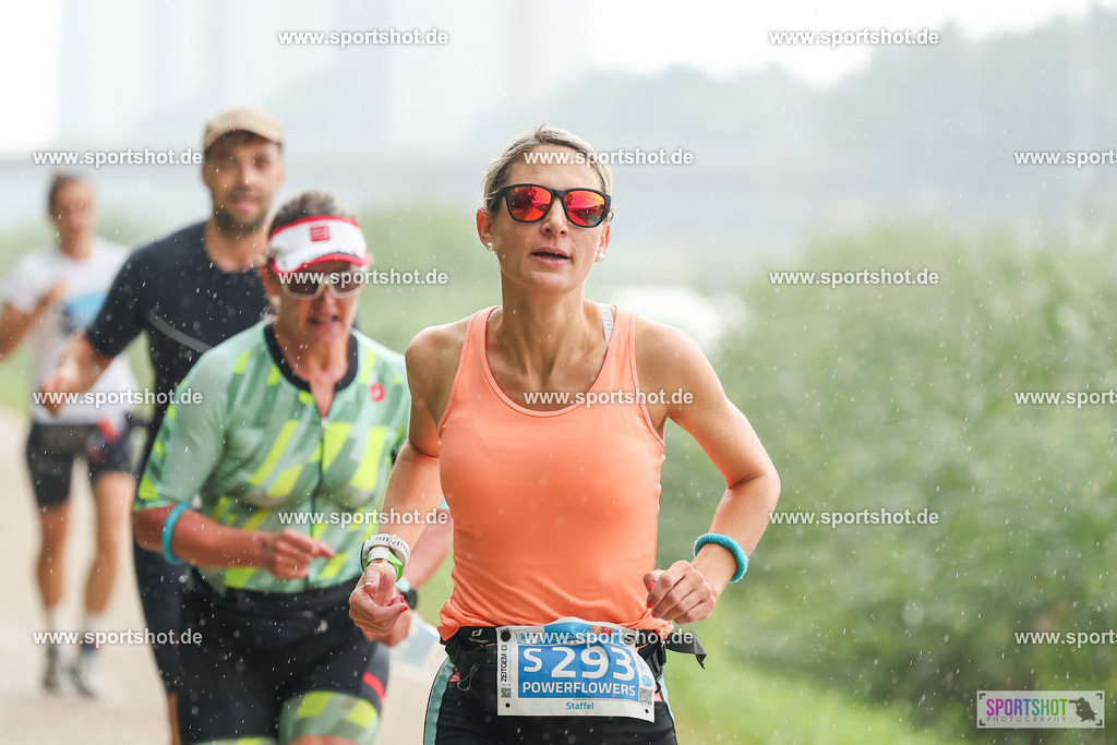 LUR_1298 | 34. M-net Erlanger Triathlon 2025 #erlangertriathlon  #mnettriathlon2025 #mnettriathlon #team #olympischedistanz #mitteldistanz #triathlon #maindonaukanal  #erlangertriathlon2025 #yourpictrs #tv1848 #tv1848erlangen  #triathlonbayern #sportinerlangen #demsportverbunden #sportshot_your_pictrs Copyright: www.sportshot.de