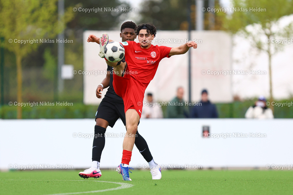 NH_EimsbüttelerTVU17_ViktoriaBerlinU17_DFBNachwuchsliga_19042026 | #23 Filipe Santos Caseiro (Eimsbütteler TV U17)Fußball I Herren I U17 DFB-Nachwuchsliga Hauptrunde Liga B, Gruppe B I Saison 2025-2026 I 10. Spieltag I Eimsbütteler TV U17 - FC Viktoria 1889 Berlin U17 I 19.04..2026 I Sportzentrum Hoheluft