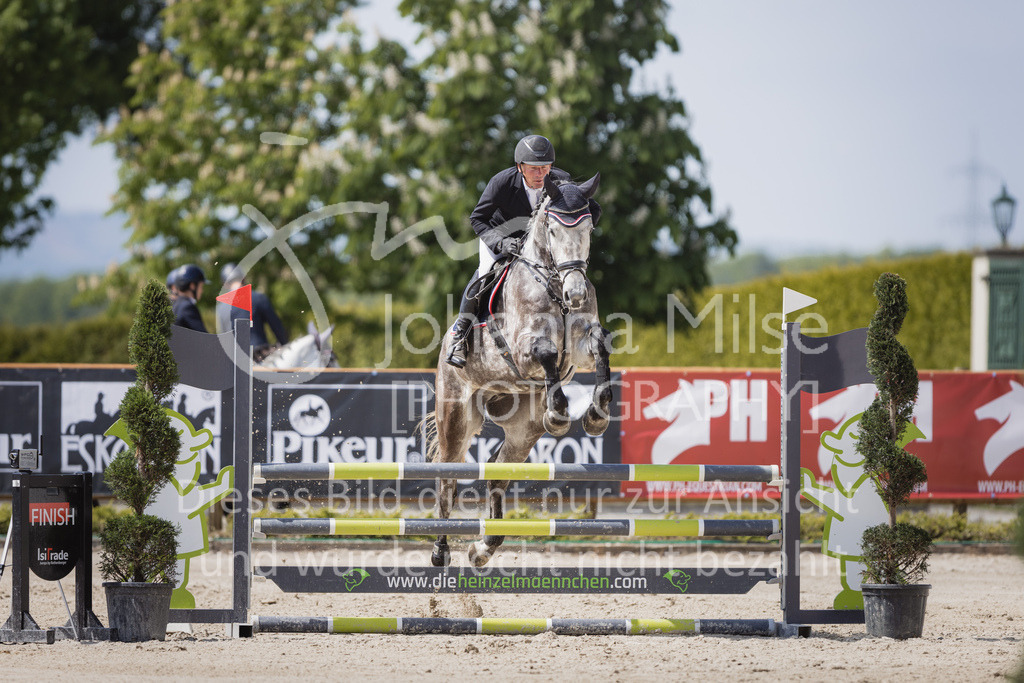 230518_MayDays_SprPf-A2-251 | Deine schönsten Turniermomente als professionelle Fotos! Entdecke hochwertige Pferdesport-Fotografie im Online-Shop. Jetzt Fotos finden & bestellen!