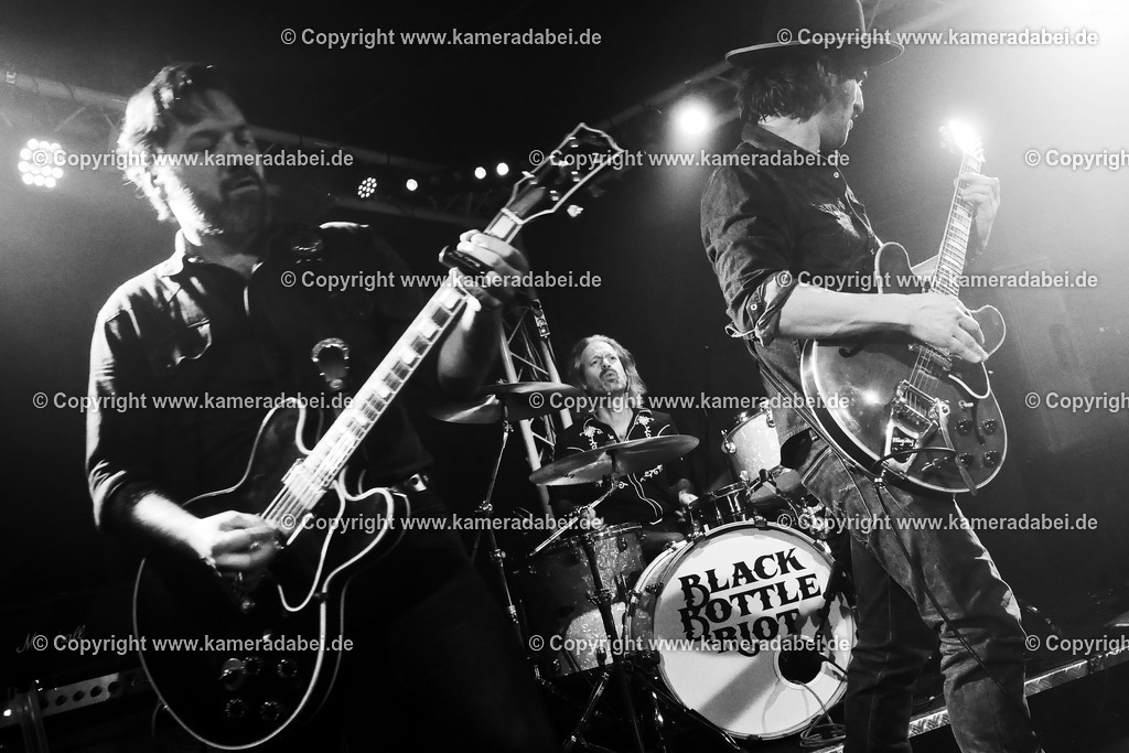Konzert : Black Bottle Riot am 14.11.2025 im Rare Guitar in Münster | Konzert : Black Bottle Riot am 14.11.2025 im Rare Guitar in Münster - Realisiert mit Pictrs.com
