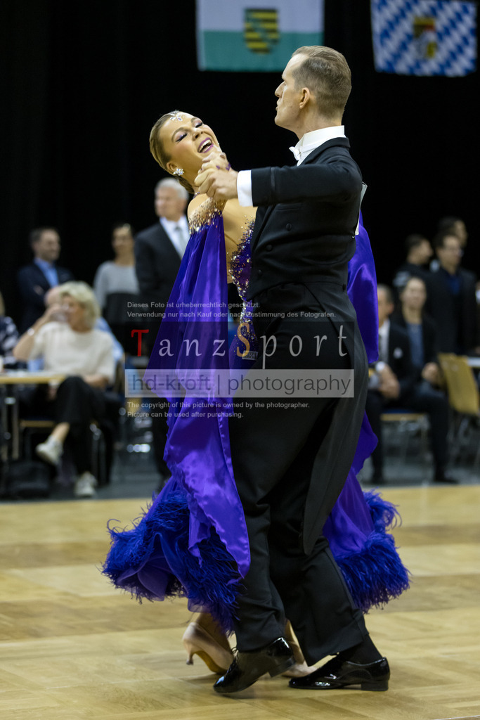 20241102_DC_HGR_Std_08492 | Tanzsportbilder, Standardtanz, Lateintanz, WDSF, DTV, LTVB, dancecomp, goc, hessen tanzt, blaues band der spree, walzer, tango, wiener walzer, slowfox, quickstepp, samba, rumba, cha-cha-cha, paso doble. jive, hd-kroft photography, turniertanzsport