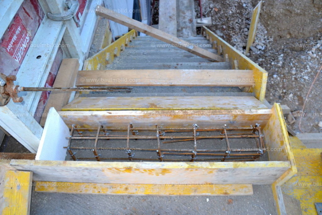 bib-lg04-betonarbeiten-treppen-0723 | Nach LV-Leistungsgruppen sortierte Detailfotos über den Bau eines Hauses. Alle Hausbau-Bilder direkt vom Urheber und Autor der Website Haus-Selber-Bauen.com