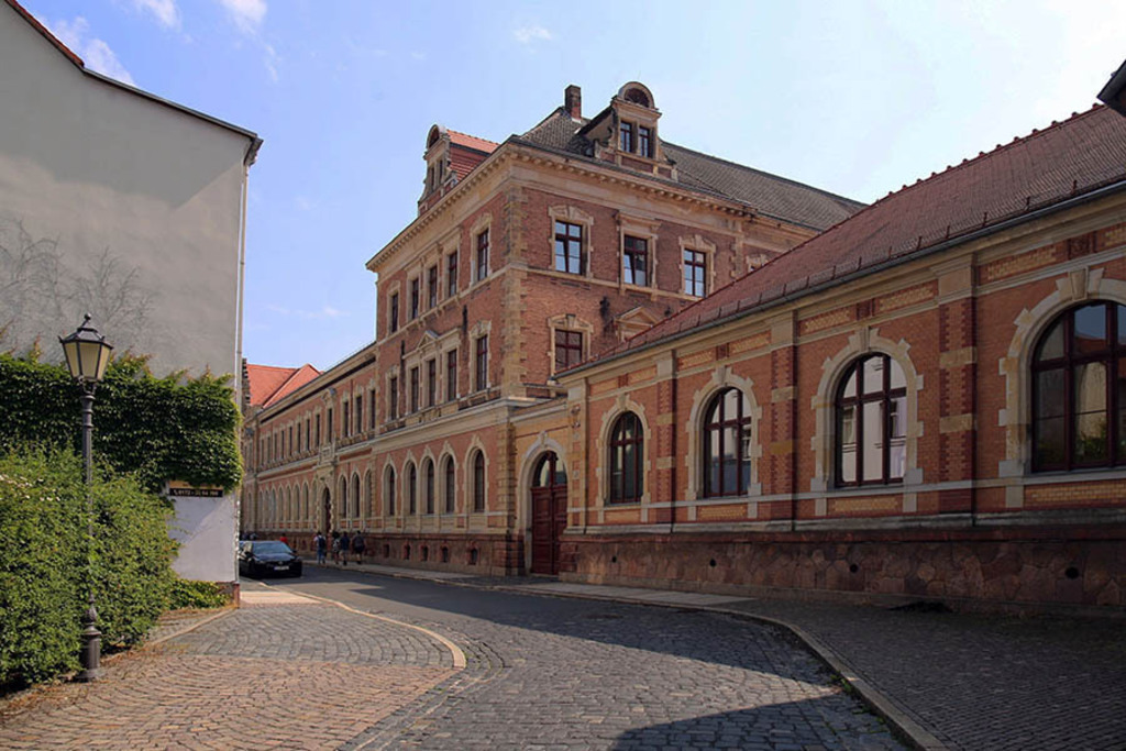 Grimma - Gymnasium St. Augustin | Entdecke über 20 Kategorien Leipzig-Motive: Foto-Downloads, hochwertige Poster, Leinwand- & Fine-Art-Prints. Jetzt Lieblingsfoto im Bildlexikon Leipzig Shop bestellen!