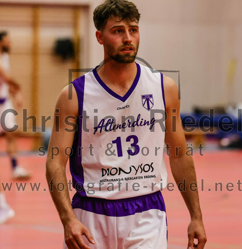 2022-05-29_042_SpVgg_Altenerding_gegen_Muenchen_Basket_2 | Erding, Deutschland, 29.05.2022:
Basketball, Bezirksliga 2021 / 2022, Herren Turnier der 2. der Aufstiegsrunden, SpVgg Altenerding gegen München Basket 2, Endergebnis: 

Jonah Timothy Richardson (SpVgg Altenerding, #13)

Foto: Christian Riedel / fotografie-riedel.net