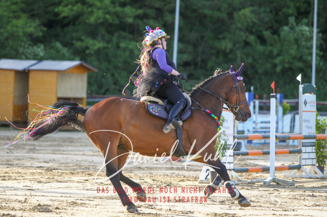 DKP45205 | Turnierfotos kaufen im Webshop von Daniel Kuhl Photography – entdecke professionelle Reitsportfotos aus Turnieren & Events. Hochwertige Turnierbilder online bestellen & sichern. Jetzt Fotos von Reitsportturnieren kaufen!