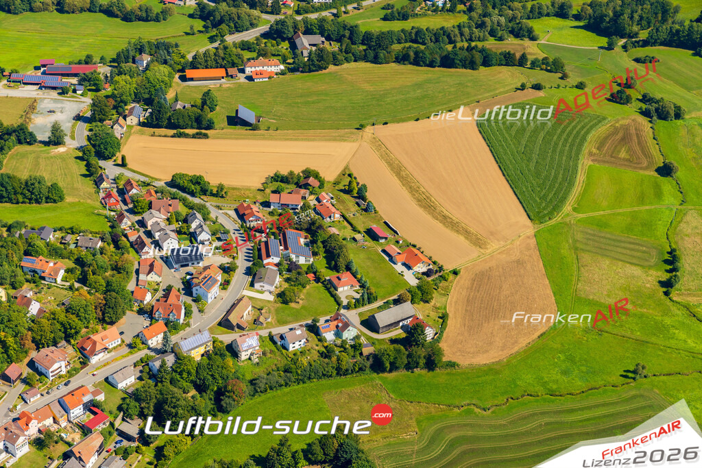 Luftaufnahme von Tiefenbach - Die Luftaufnahme wurde 2025 vom UL-Flugzeug heraus erstellt ( keine Drohne ) - Hochauflösende Luftaufnahme - für professionelle Ausdrucke geeignet. Die Geschenkidee !Mit Lizenz und Bildrechte bestellbar