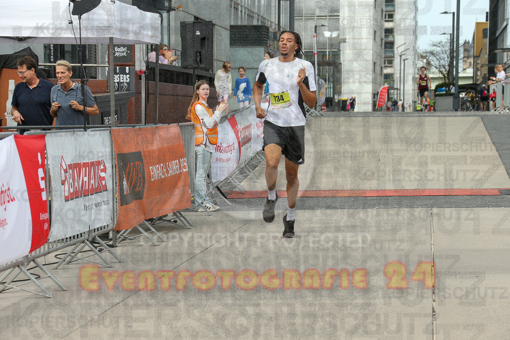 250920_1319_EX1_4026 | Sportfotografie im Rhein-Sieg Kreis, Köln, Bonn, NRW, Rheinland Pfalz, Hessen, etc. Unser Tätigkeitsfeld umfasst den Laufsport vom Volkslauf über den Marathon, Duathlon, Triathon bis zum Ultralauf wie Kölnpfad Ultra oder Schindertrail.