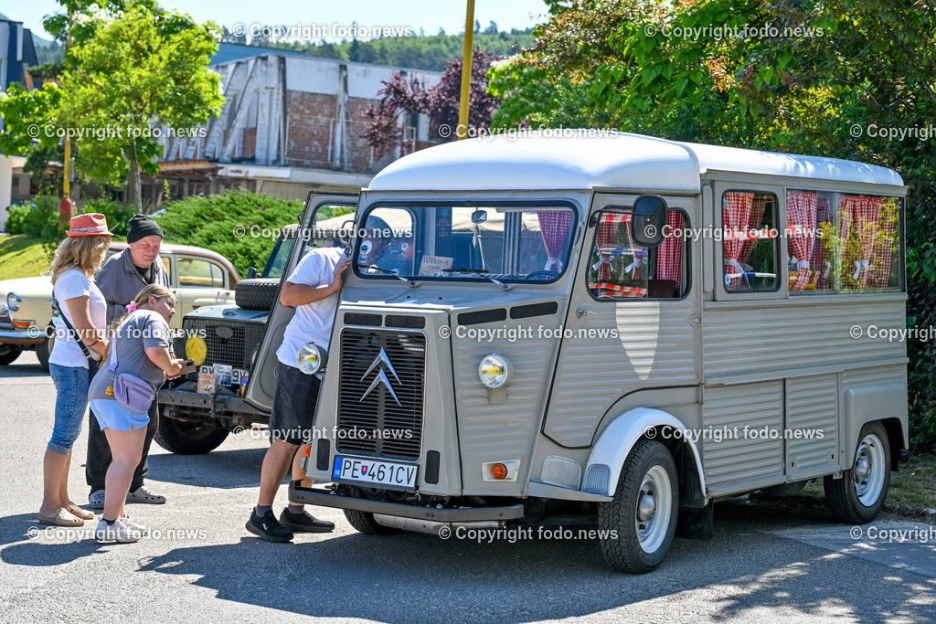 Slowakei_ Povazska Bystrica_ Veteran Tour Manin_ 14.06.2025-51 | 14.06.2025, Slowakei, SVK, Trenciansky kraj, Povazska Bystrica, im Bild Oldtimer Klub, Historische Fahrzeuge, Veteran Tour Manin, Auto, Alt, Besucher, Menschen, Feature, Symbolbild