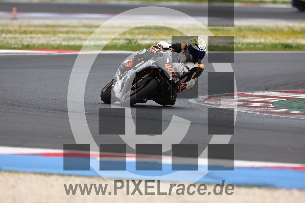 0407-20240329_00265 | Schöne Erinnerungen an spannende Momente - das festzuhalten ist unser Job. PIXELrace.de ist seit 2003 auf den Rennstrecken Europas unterwegs um die Action draußen beim Fahren und die wunderbare Stimmung imm Fahrerlager für euch einzufangen.