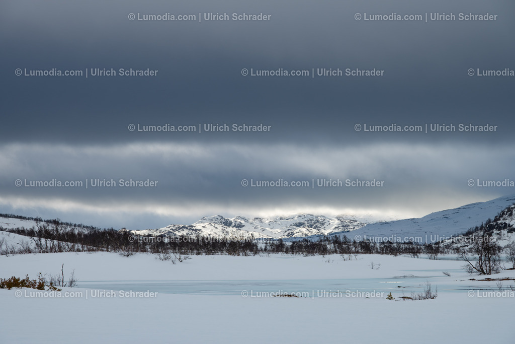 10047-10111 - Winterimpressionen in Norwegen | Stockfoto und Bilderpool mit Bildmaterial aus Deutschland, dem Harz, Halberstadt, Quedlinburg, Wernigerode und weltweit. Qualitativ hochwertige und professionelle Fotos anschauen und kaufen. - Realisiert mit Pictrs.com