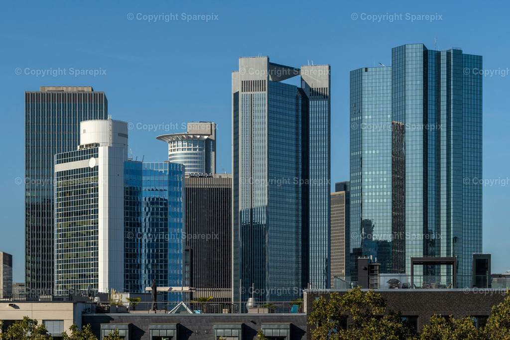 PAR_Skyline_Frankfurt_Day18 | sparepix - Realisiert mit Pictrs.com