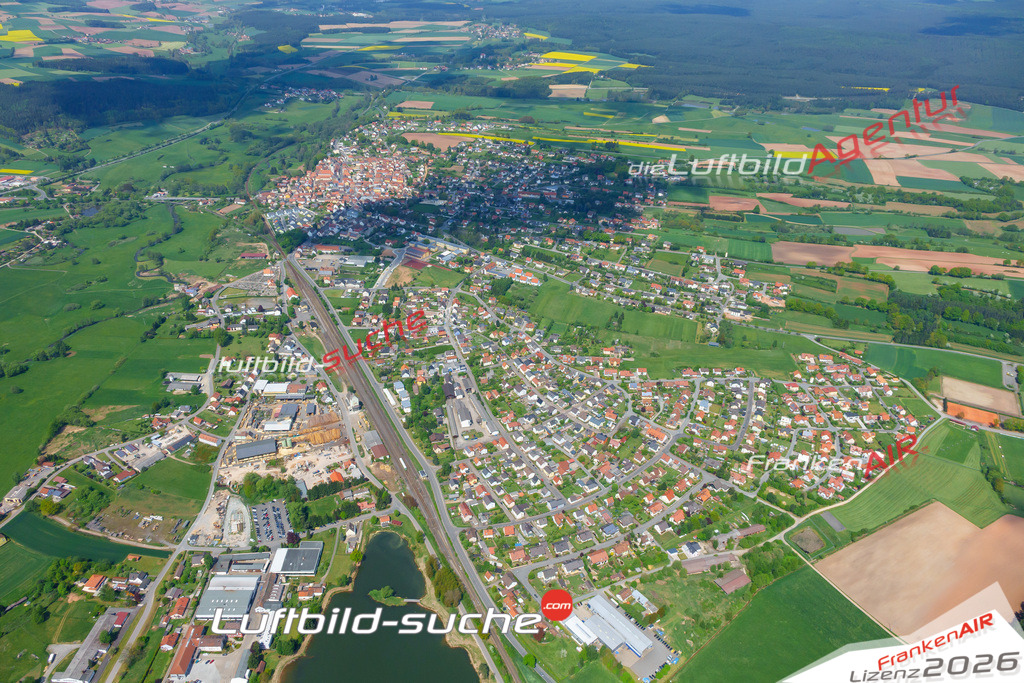 Die Luftaufnahme der Stadt Pressath wurde vom UL-Flugzeug heraus erstellt ( keine Drohne )- hohe Auflösung für beste Qualität