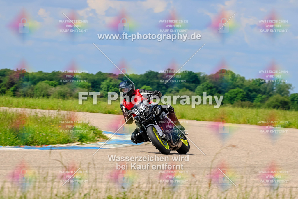 MotoTeam-0674 | Hier findet Ihr Bilder von Touristenfahrten auf der Nürburgring Nordschleife oder von anderen Veranstaltungen die ich besucht habe. Viel Spass beim Durch Schauen 