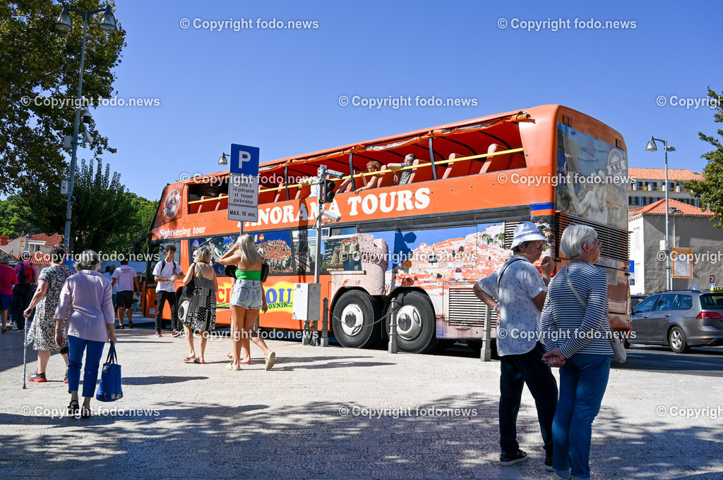 Kroatien_ Dubrovnik_ 11.10.2023-78 | 11.10.2023, Kroatien, HRV, Dubrovnik im Bild Gastronomie, Tourismus, Touristen, Sehenswuerdigkeiten, Stadtansichten



eine Stadt im suedlichen Kroatien an der Adriakueste in der Gespannschaft Dubrovnik-Nereveta. Die Altstadt wurde im Jahr 1979 von der UNESCO in die Liste des Weltkulturerbes aufgenommen.