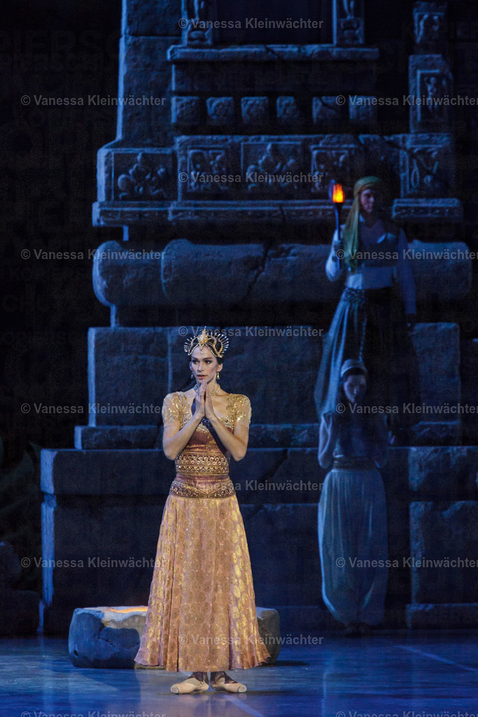  Ballett "La Bayadère" (Fotoprobe) in der Staatsoper unter den Linden | Berlin, 02.11.2018: Fotoprobe des Balletts "La Bayadere" in der Staatsoper Unter Den Linden.  - Realisiert mit Pictrs.com