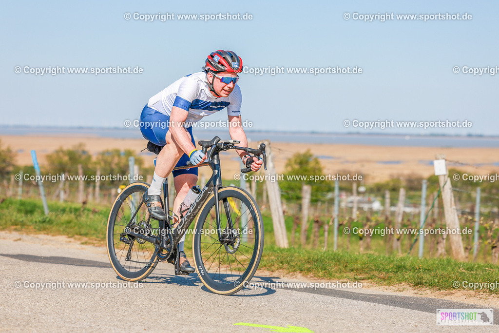 690_AR6_8273 | Neusiedlersee Radmarathon 2026@sportshot_your_pictrs #yourpictures#roadtowm2029 #nrm #neusiedlerseeradmarathon #neusiedlersee #neusiedlerseetourismus #burgenland #mörbisch #nrm26 #burgenlandtourismus #voglundco #poweredbyburgenlandtourismus #radsport #rad #marathon #ucigranfondo #visitburgenland #ucigranfondoworldseries