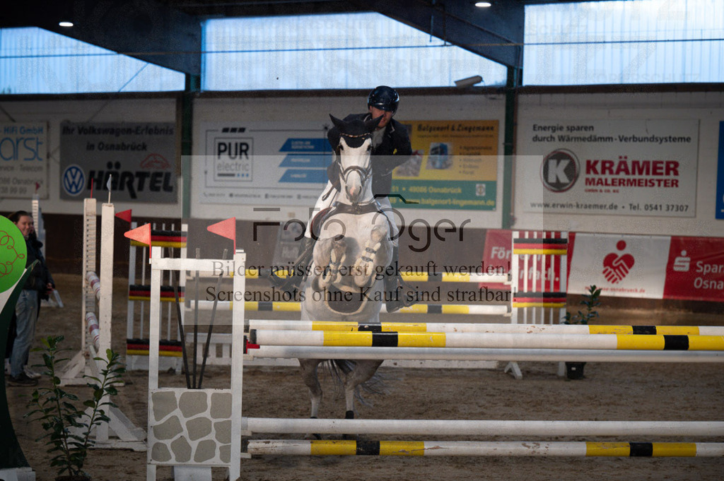 Hallenreittunier Voxtrup 2023 | Entdecke hochwertige Reitturnierfotos von Foto Oger. Professionell, emotional und authentisch – jetzt Lieblingsmomente im Shop bestellen.Deutschlandweite Turnierfotografie. - Realisiert mit Pictrs.com