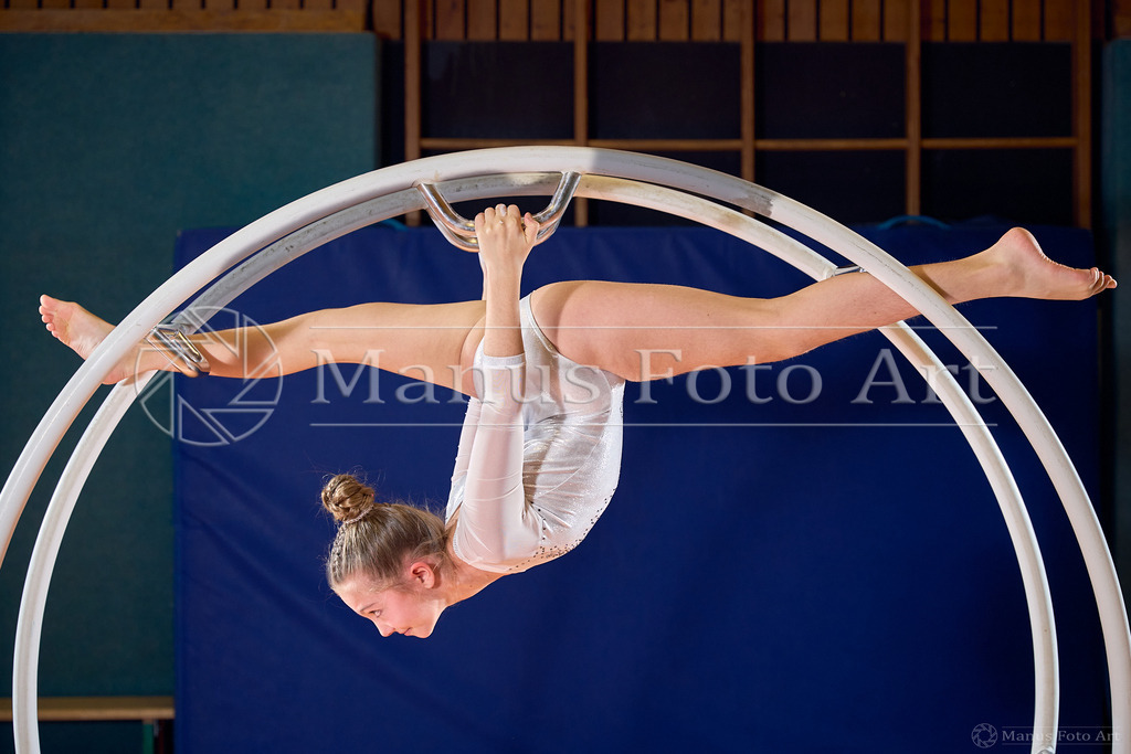 B-DSC00499 | Professionelle Sportfotografie in Hamburg, Schleswig-Holstein und Niedersachsen – spezialisiert auf Rhönrad, Geräteturnen, Leistungsturnen und rhythmische Sportgymnastik. Bundesweite Begleitung von Rhönrad-Events. Jetzt Sport-Fotos - Realisiert mit Pictrs.com
