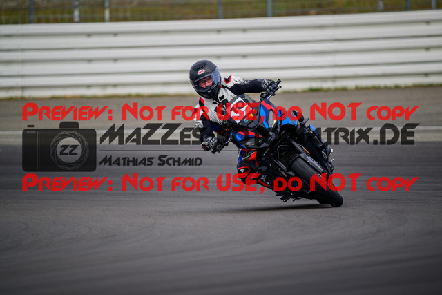 MaZZes_Fotomatrix_20250421_6007705_3727 | GELB