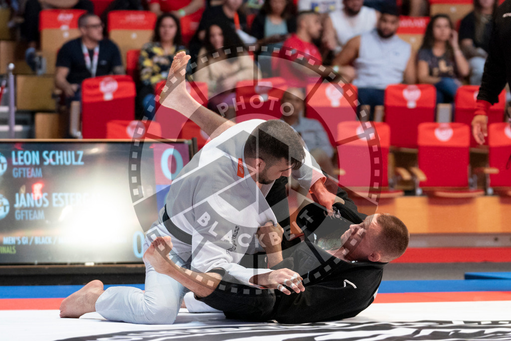 20231107PBB4844 | Fighters compete during the AJP World Master Championship in the Mubadala Arena in Abu Dhabi, Arab United Emirates, on November 7, 2023.
