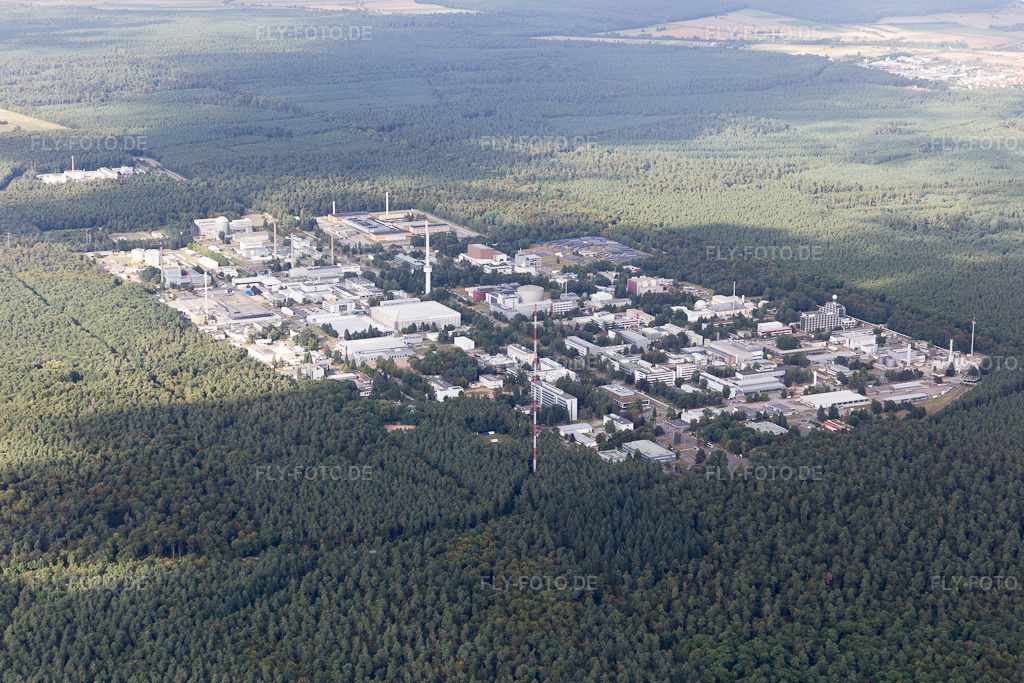 Luftbild: Forschungs- Gebäude und Bürokomplex des KIT Campus Nord (früher Kernforschungszentrum Karlsruhe) im Ortsteil Leopoldshafen in Eggenstein-Leopoldshafen im Bundesland Baden-Württemberg in Deutschland. Foto: IMG_093371.jpg vom 22.08.2016 durch Werner Riehm/FLY-FOTO.de