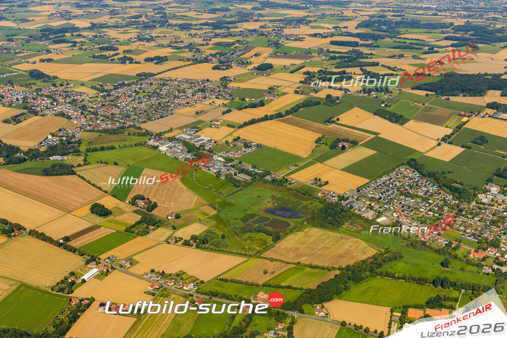 Schöne Luftaufnahme als Geschenk in Westerenger Enger - Die Luftbildaufnahme wurde 2025 vom UL-Flugzeug heraus erstellt ( keine Drohne ) - Hochauflösende Luftaufnahme -Nicht vergleichbar mit Google Maps oder Satelittenbilder- Die Geschenkidee !Mit Lizenz und Bildrechte bestellbar