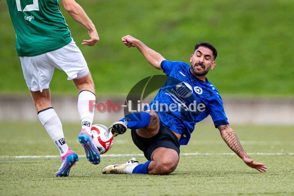 1. FC Penzberg gegen FC Wacker München | Bezirksliga Oberbayern Süd 3, 1. FC Penzberg gegen FC Wacker München, 20241012,Marko FILIPOVIC (FC Wacker München 20) in Aktion,2024-10-12 in Penzberg (Stadion an der Karl-Wald-Straße), Marko FILIPOVIC (FC Wacker München 20)Copyright: WolfgangxLindner www.foto-lindner.de
