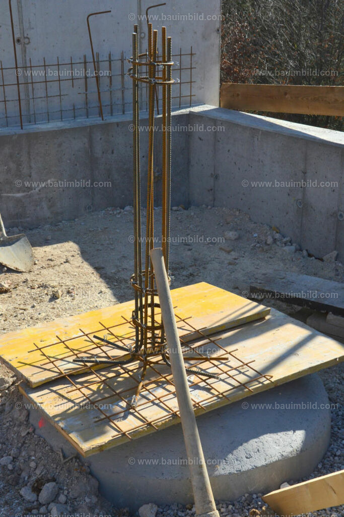 bib-lg04-betonarbeiten-0588 | Nach LV-Leistungsgruppen sortierte Detailfotos über den Bau eines Hauses. Alle Hausbau-Bilder direkt vom Urheber und Autor der Website Haus-Selber-Bauen.com