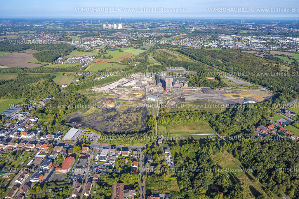 Hamm250900076 | Luftbild, CreativRevier Hamm, ehemaliges Bergwerk Ost Heinrich Robert mit Hammerkopfturm, Bergehalde Humbert, Blick zum RWE Generation SE Kraftwerk Gersteinwerk mit Schornstein und Kühltürmen, Stadtbezirk Pelkum, Hamm, Ruhrgebiet, Nordrhein-Westfalen, Deutschland