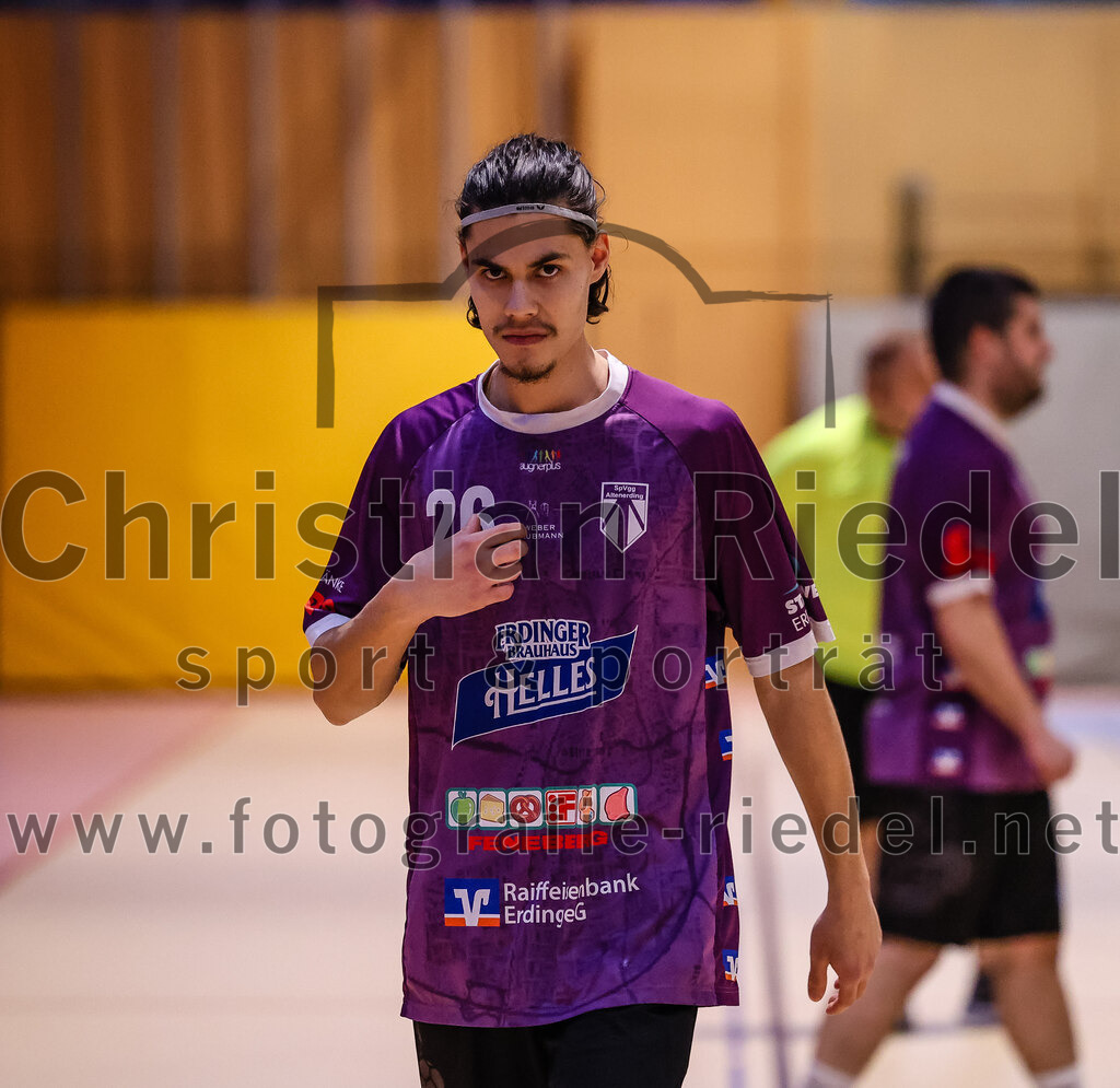 2024-12-14_010_SpVgg_Altenerding_gegen_MTV_Pfaffenhofen | Erding, Deutschland, 14.12.2024:Handball, Bezirksoberliga Männer 2024 / 2025, 10. Spieltag, SpVgg Altenerding gegen MTV Pfaffenhofen, Endergebnis: 32:30Luis Leitner (SpVgg Altenerding, #26)Foto: Christian Riedel / fotografie-riedel.net