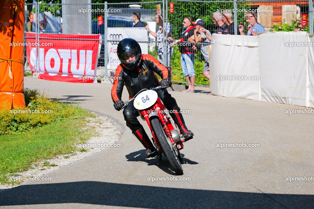 P1025775 | Erleben Sie atemberaubende, hochqualitative Fotos Ihrer Fahrt entlang der malerischen Alpenstraßen. Besuchen Sie alpineshots.com, um professionelle Aufnahmen Ihrer unvergesslichen Reise zu finden und zu kaufen - Realisiert mit Pictrs.com
