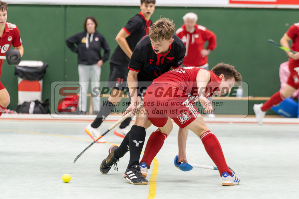 SFE_20251213_0130 | Köln, Deutschland, 13.12.2025:  Hockey 1. Bundesliga Herren Rot-Weiss - DSD Düsseldorf im KTHC Stadion Rot-Weiss Köln Tennis and Hockey Club am 13.12.2025 in Köln, Deutschland. (Foto von Fehrmann)Köln, Germany, 13.12.2025: Hockey 1. Bundesliga Herren Rot-Weiss - DSD Düsseldorf in KTHC Stadion Rot-Weiss Köln Tennis and Hockey Club at 13.12.2025 in Köln, Deutschland. (Foto from Fehrmann)