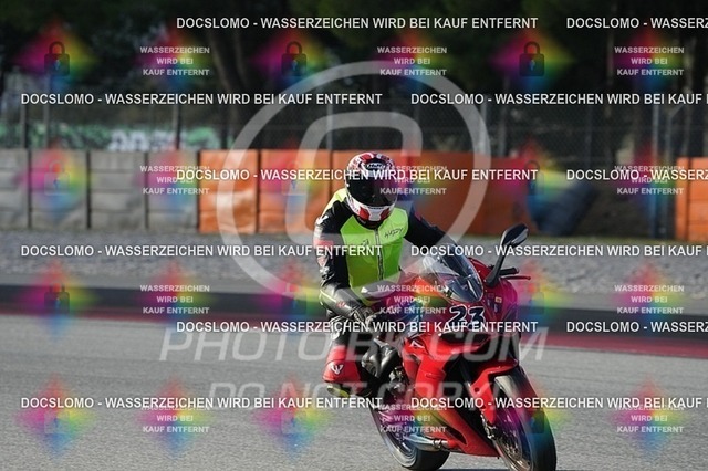 2025_10_23_PBK_32082 | Sportfotografie; SlowMotion; Video; Rennstrecke; Hafeneger; RSE; Speer; Trackday; Motorsportarena; Hockenheimring; Brno; Most; Barcelona; Valencia, Benny; Kaetzmer;