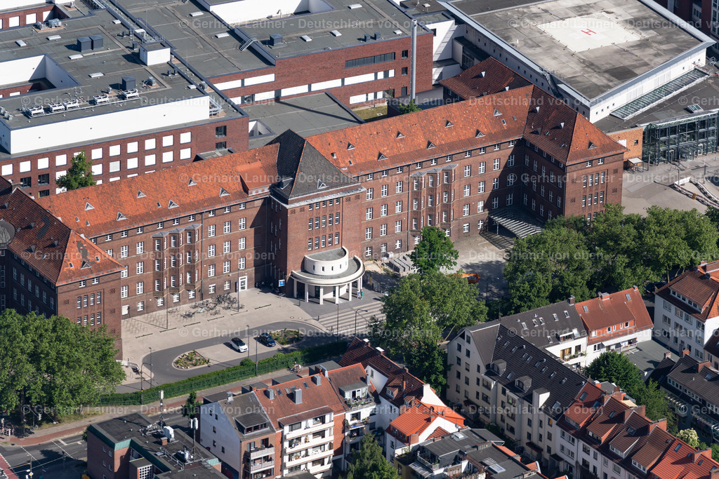 4030013 | BREMEN 01.06.2020 Krankenhaus- Gelände des Klinikum Bremen-Mitte an der Sankt-Jürgen-Straße im Ortsteil Hulsberg in Bremen. Weiterführende Informationen bei: Gesundheit Nord gGmbH | Klinikverbund Bremen,  LEONHARD WEISS GmbH &amp; Co. KG. // Hospital grounds of the Bremen-Mitte Clinic on Sankt-Juergen-Strasse in the Hulsberg district of Bremen. Further information at: Gesundheit Nord gGmbH | Klinikverbund Bremen,  LEONHARD WEISS GmbH &amp; Co. KG. Foto: Gerhard Launer