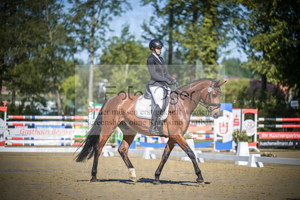 DOS_4059 | Entdecke hochwertige Reitturnierfotos von Foto Oger. Professionell, emotional und authentisch – jetzt Lieblingsmomente im Shop bestellen.Deutschlandweite Turnierfotografie. - Realisiert mit Pictrs.com