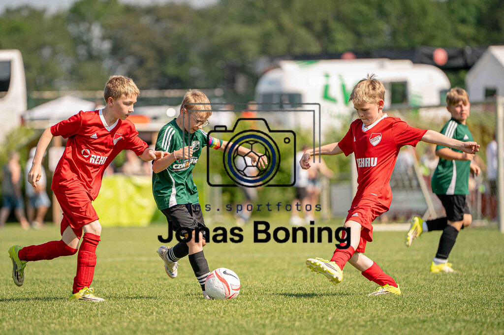 Fußball I E-Junioren I Saison 2025-2026 I OM-Cup Lüsche I Samstag  I 23136 | jns.sportfotos - Realisiert mit Pictrs.com