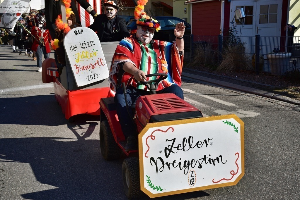 FaMoUmzug-038-RA | Fotoblog Schwarzwald, Foto Blog Wiesental, Pfaffenberg, Winterzauber, Zeller Bergland, Zell im Wiesental, Fotoblog Wiesental, Landschaftsfotos, Bilder Wiesental, Natur, Naturbilder, Fastnacht, Zeller Fastnacht, Zeller Fasnacht, Zeller Bergland, Belchen, - Realisiert mit Pictrs.com