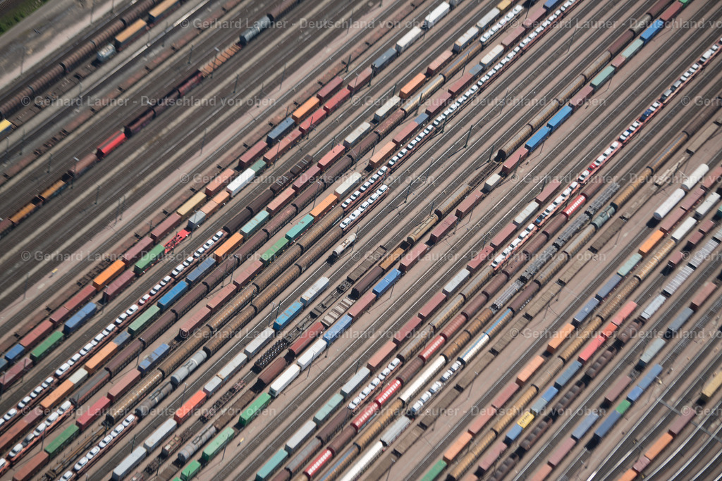 3802436 | Online-Shop für Luftbilder aus Deutschland. Seit über 45 Jahren baut Gerhard Launer das Luftbildarchiv mit unterschiedlichsten Themen stetig weiter aus.