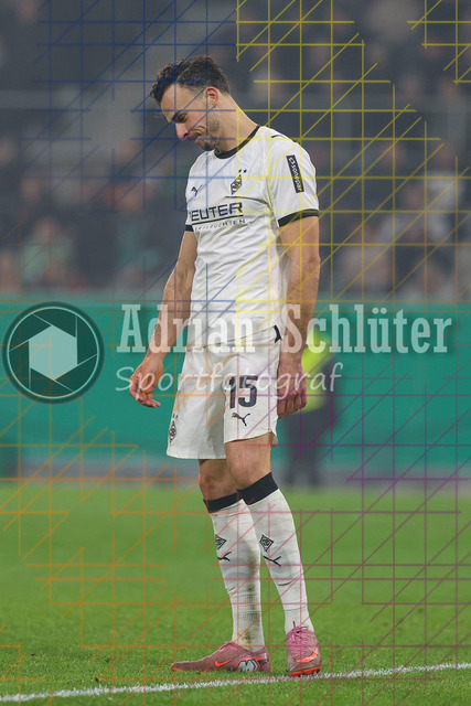 Borussia Mönchengladbach vs Karlsruher SC - DFB-Pokal 2. Runde | Mönchengladbach, Deutschland, 28.10.25:   Haris Tabakovic (Borussia Mönchengladbach) ist enttäuscht waehrend des Spiels der DFB-Pokal 2. Runde zwischen Borussia Mönchengladbach vs Karlsruher SC im Stadion im Borussia Park(Foto von Brauer-Fotoagentur / Adrian Schlueter)