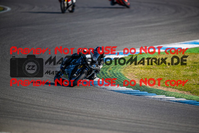 MaZZes_FotoMatrix_230410_2347 | WEISS