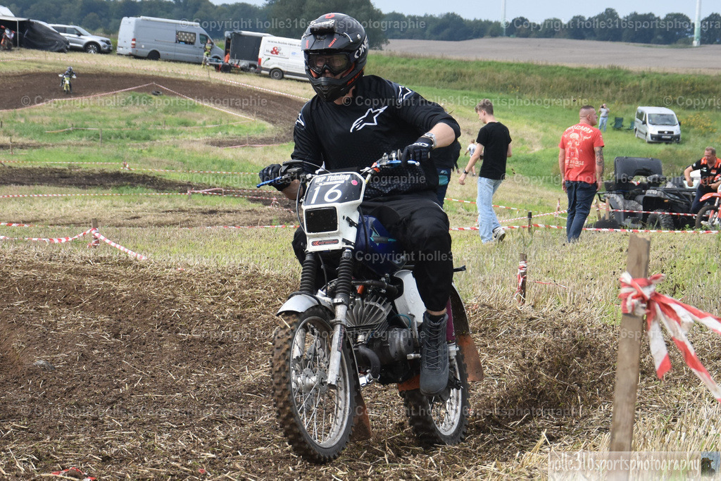 DSC_0226 (2) | Sportfotografie , Motorsport, Motoross, Reitsport, Mointainbike, Enduro,
Landschaft , Outdoor, Eventfotografie, Landschaft, Bilder online bestellen - Realisiert mit Pictrs.com