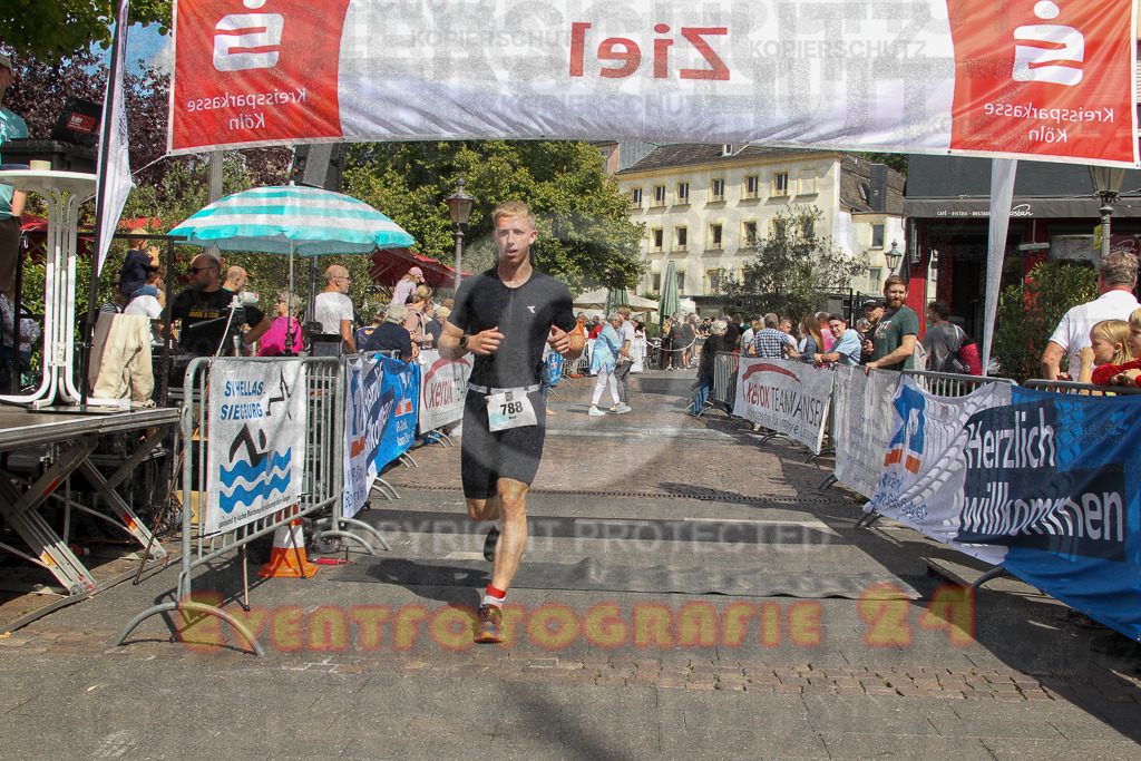 250824_1459_EV4_2457 | Sportfotografie im Rhein-Sieg Kreis, Köln, Bonn, NRW, Rheinland Pfalz, Hessen, etc. Unser Tätigkeitsfeld umfasst den Laufsport vom Volkslauf über den Marathon, Duathlon, Triathon bis zum Ultralauf wie Kölnpfad Ultra oder Schindertrail.