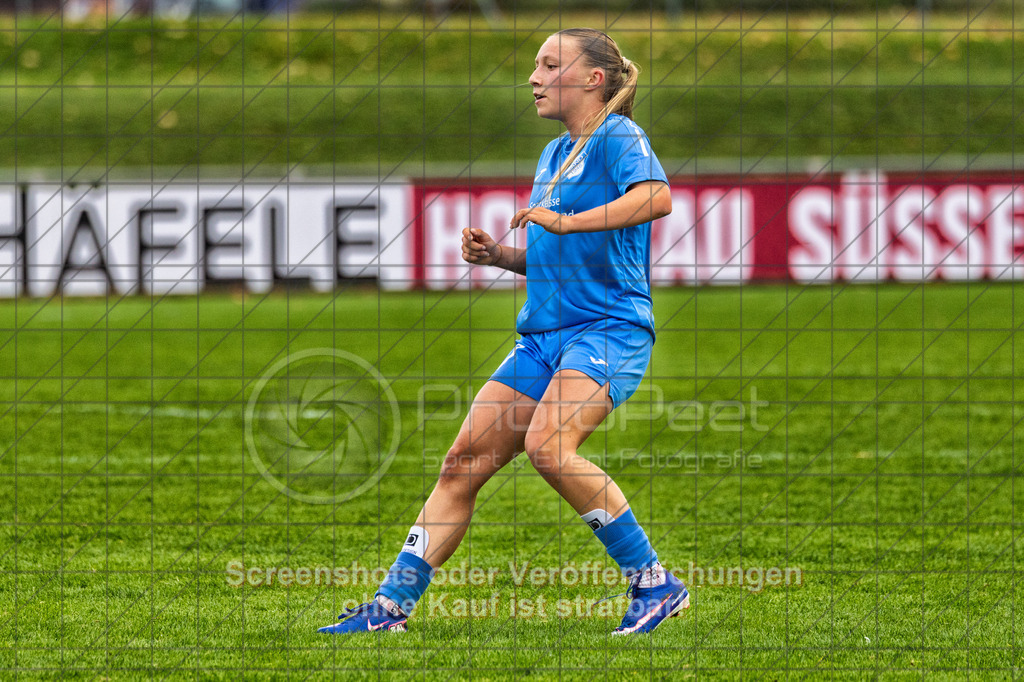20261010_144042_0652-Bearbeitet_(c)_by_PhotoPeet | #,1.FC Donzdorf (schwarz) vs. SC Sand (blau), Fußball, EnBW-Oberliga B -Juniorinnen, 05. Spieltag, Saison 2026/2027, Rasenplatz Lautertal Stadion, Süßener Straße 16, 73072 Donzdorf, 10.10.2026 - 14:00 Uhr,Foto: PhotoPeet / Sport- &amp; Eventfotografie / Peter Harich