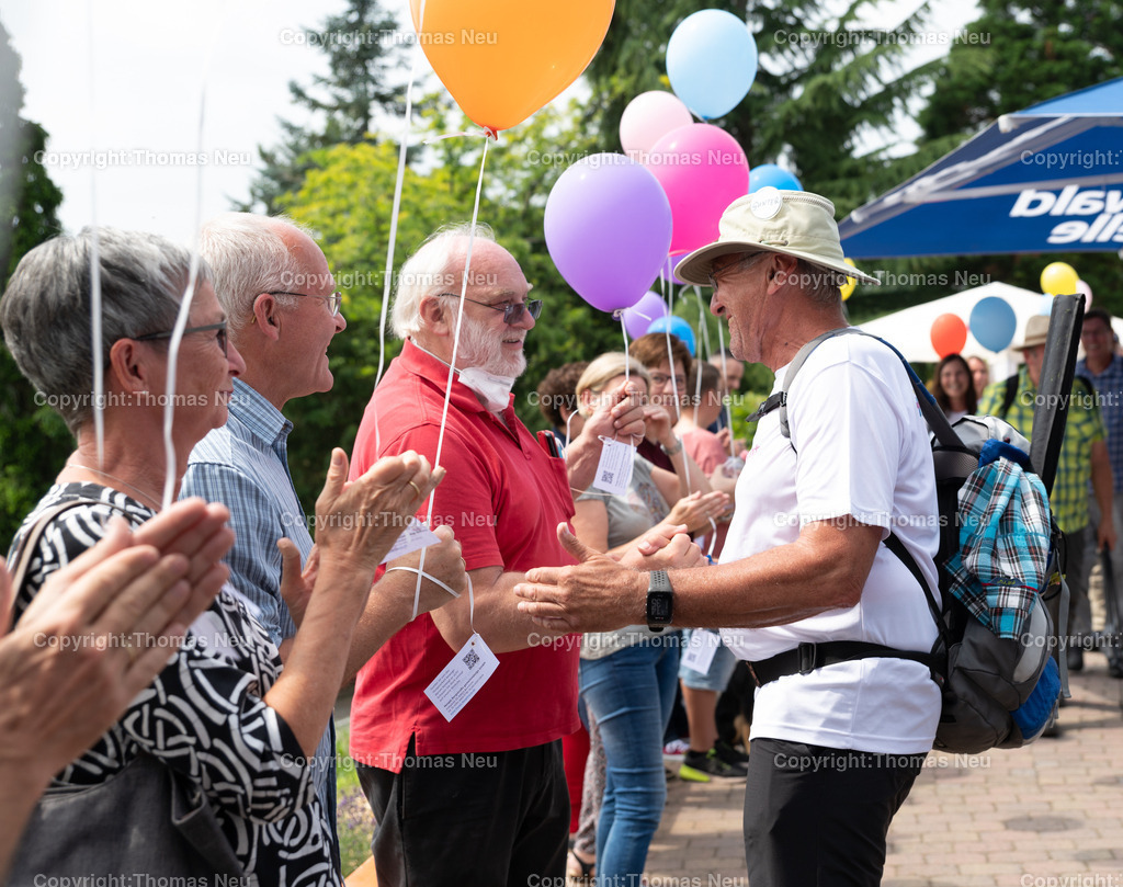 DSC_8608 | Zieleinlauf des Hospizlaufes mit  Gunter Lutzi, - zugleich Unterstützer-Fest (statt Sommerfest) des Hospizes - bitte etwas Zeit mitbringen , 
,, Bild: Thomas Neu