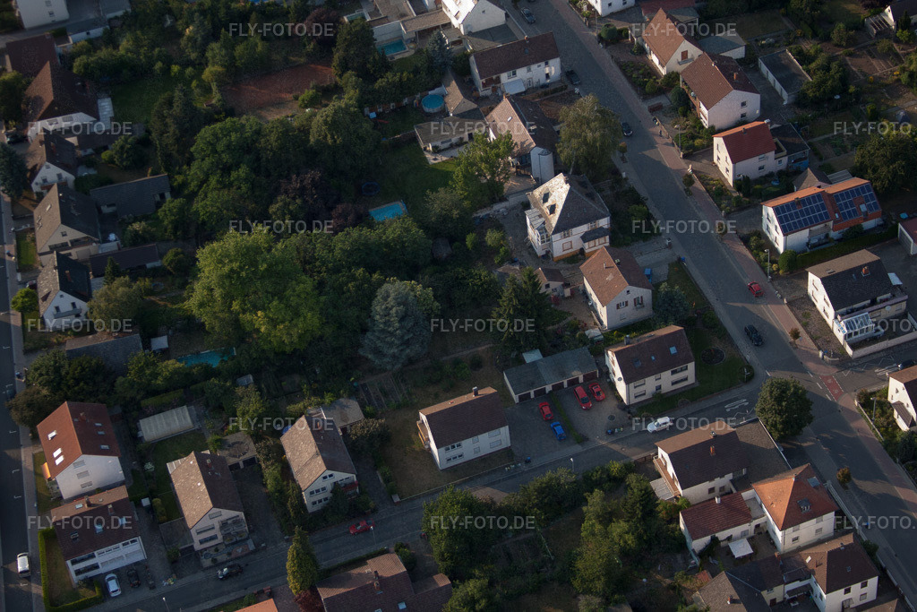 Vom-Stein-Straße | Luftbild: Vom-Stein-Straße im Ortsteil Dannstadt in Dannstadt-Schauernheim im Bundesland Rheinland-Pfalz in Deutschland. Foto: IMG_68974.jpg vom 24.06.2014 durch Werner Riehm/FLY-FOTO.de - Realisiert mit Pictrs.com