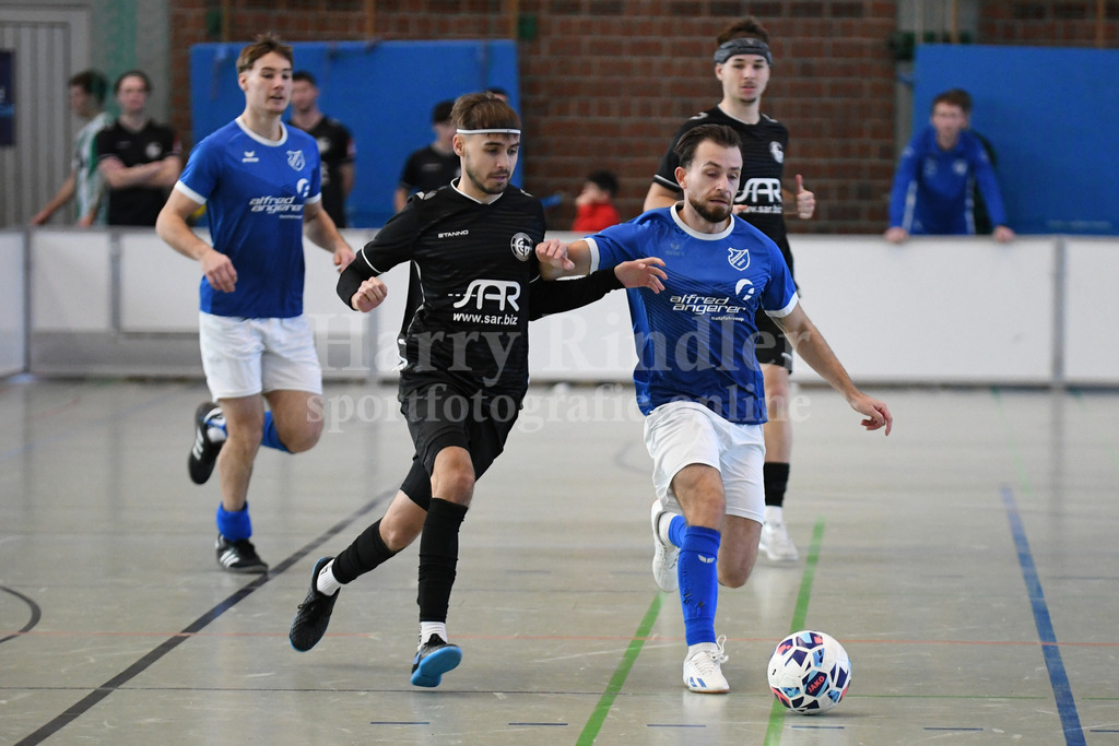 Allianz Fischer Cup 2026; FC Dingolfing; SV Pankofen; | Der SV Pankofen (in Blau) überrascht beim Allianz Fischer Cup. Im Gruppenspiel gelingt ein 1:0 Sieg gegen Favorit FC Dingolfing. - Realisiert mit Pictrs.com