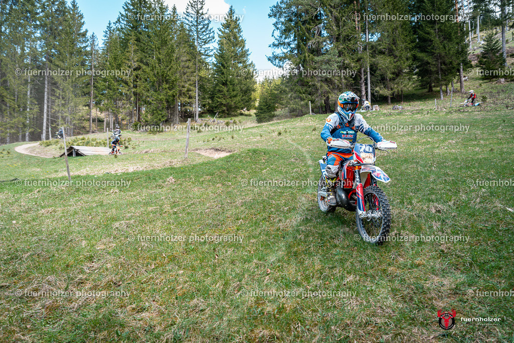 fuernholzer_250501-C1-793 | Fotografische Impressionen von der Red Stag Enduro Extreme by fuernholzer-photography.com. Endurosport in Österreich fotografisch festgehalten von fuernholzer. Auftragsfotografie für Private, Gewerbefotos und Industriefotografie. Eventfotografie, Sportfotografie und Motorsportfotografie. Anbieter von Fotoworkshops, Fototraining, fotografischen Vorträgen und Fotoseminaren.